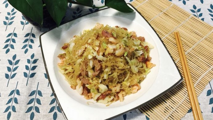 炒粉丝―鲜虾火腿圆白菜