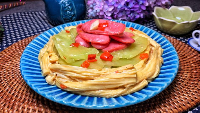 青笋腐竹烧腊肠