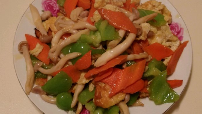 白玉菇胡萝卜青椒炒鸡蛋