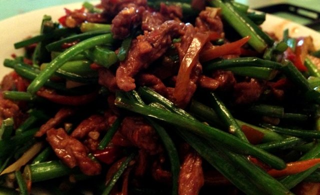 韭菜花炒肉丝