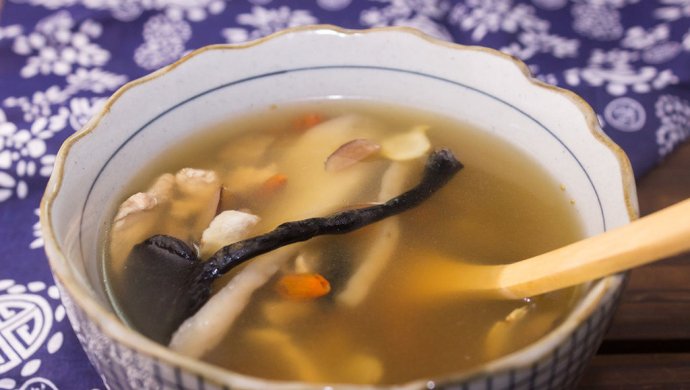灵芝瘦肉滋补汤