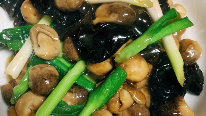 蚝油草菇