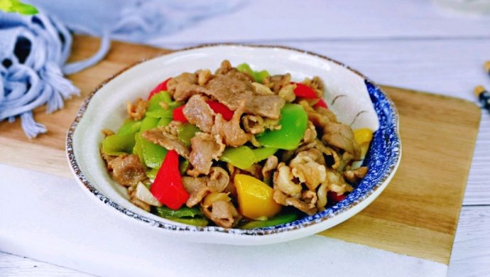 彩椒莴笋炒肉片