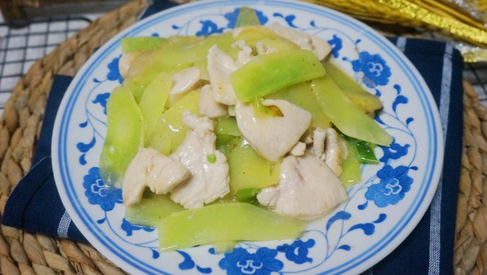 莴笋炒鸡片