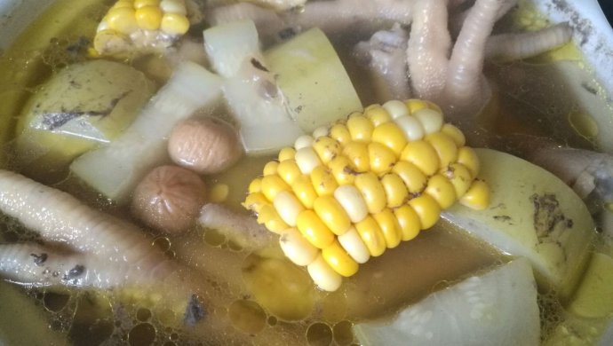 清甜眉豆玉米节瓜鸡脚汤
