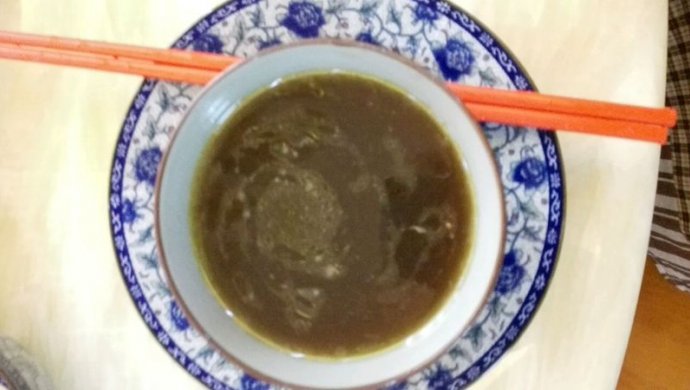 何首乌炖鸡汤