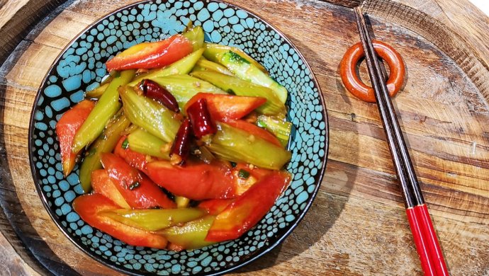 居然没有肉肉【素炒双萃【??川菜】素食莴笋胡萝卜蜜桃爱营养师