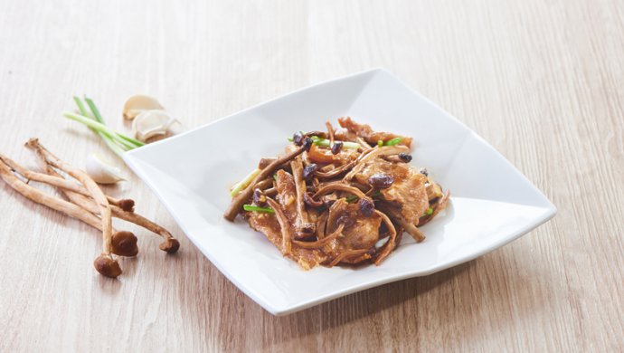 茶树菇炒猪颈肉