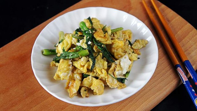 刺嫩芽炒鸡蛋