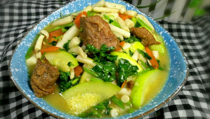 角瓜海鲜菇炖肉