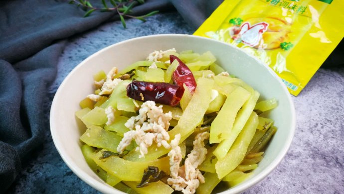 雪菜肉丝炒翠衣