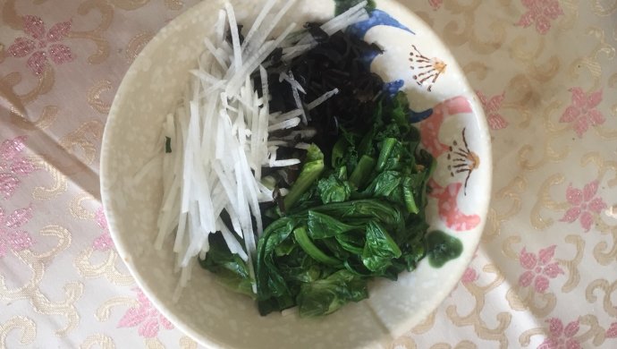 减脂凉拌莴苣叶