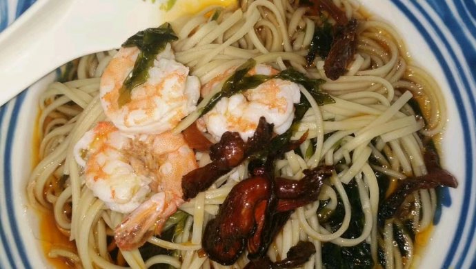 鲜虾鸡枞菌油面