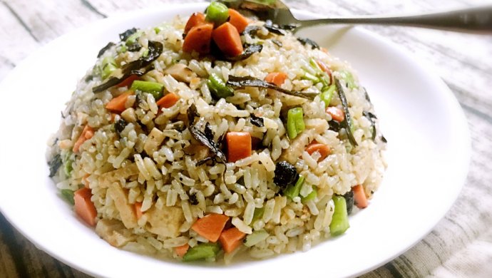 橄榄菜四季豆炒饭