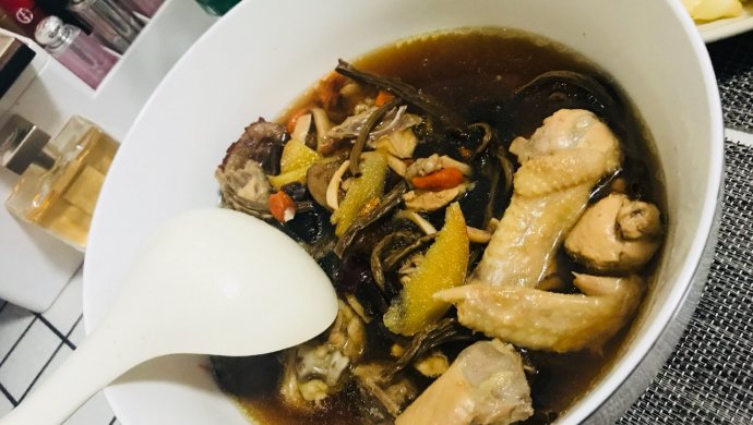 茶树菇鸡汤