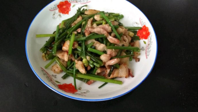 韭菜花炒五花肉