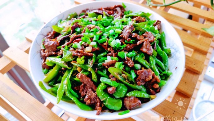嫩滑的尖椒牛肉