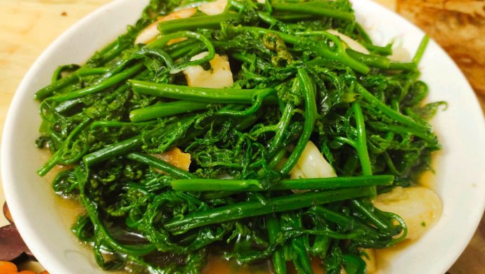 清炒蕨菜