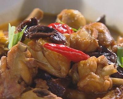 红蘑炖鸡腿