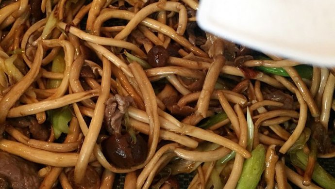 肉丝茶树菇