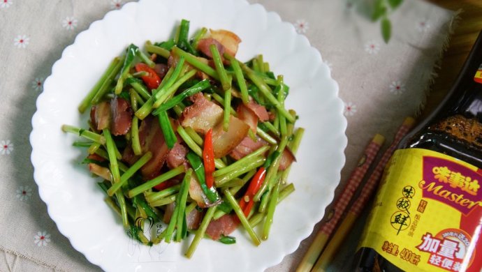 藜蒿炒腊肉