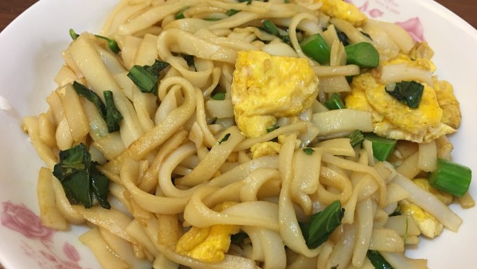芥蓝鸡蛋炒河粉