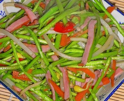 芦蒿炒培根