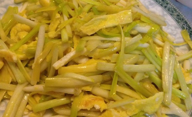 蒜黄炒鸡蛋