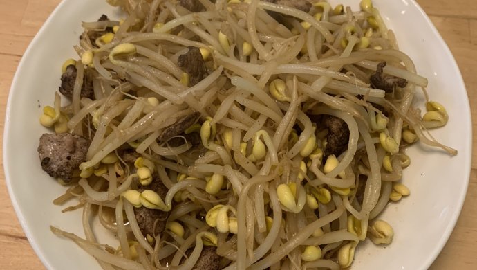 黄豆芽炒猪肉片