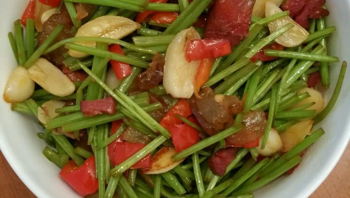 藜蒿炒腊肉