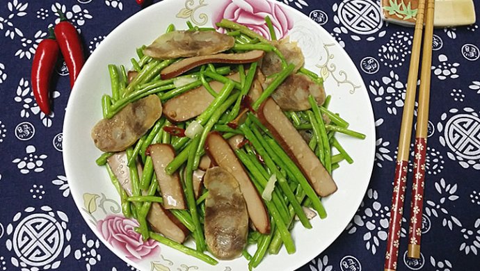 香肠鸡蛋干炒芦蒿