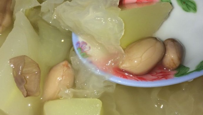 青木瓜花生银耳汤