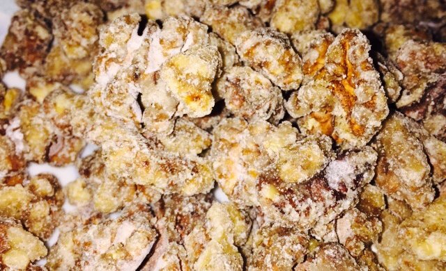 挂霜核桃