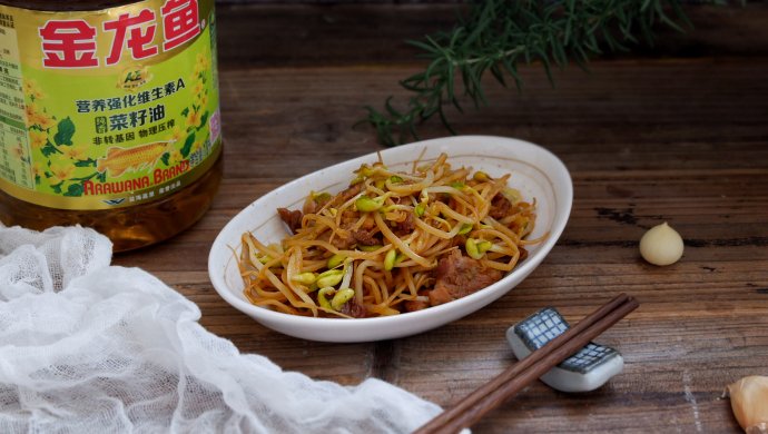 黄豆芽炒肉