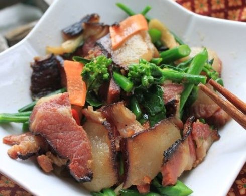 芥兰炒湘西腊肉