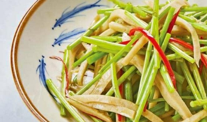 芦蒿炒笋丝