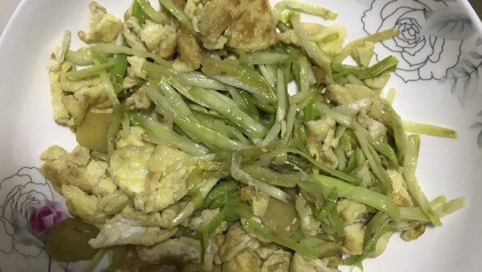 蒜黄炒鸡蛋