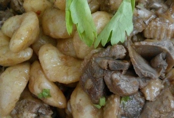 【菱角焖鸭肉】