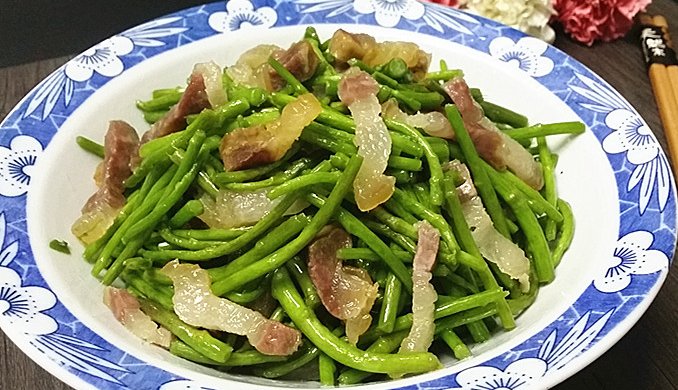芦蒿炒咸肉