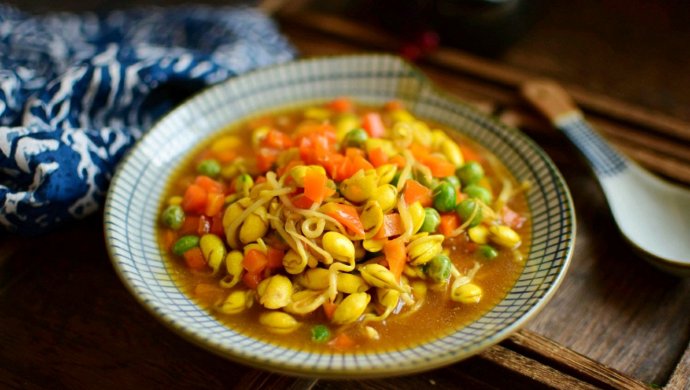 豌豆炒黄豆芽