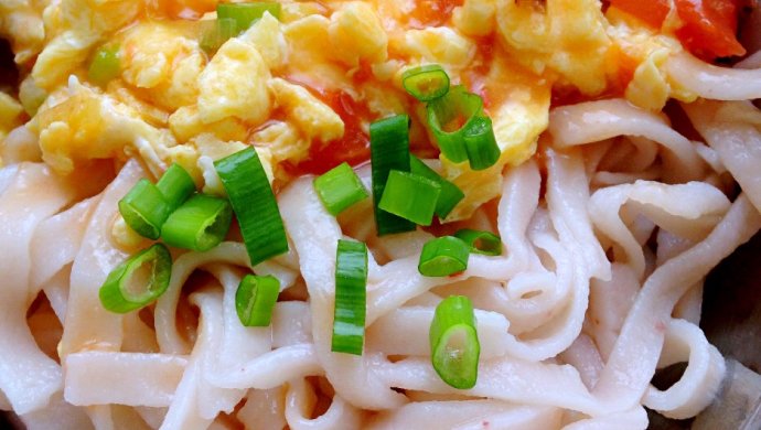宝宝辅食～火龙果皮手擀面（西红柿鸡蛋卤）