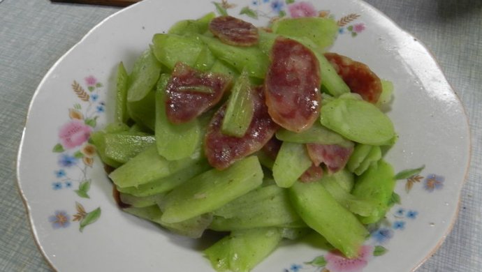 芥兰炒腊肠