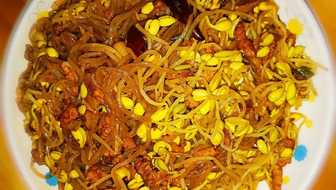 黄豆芽炒肉片粉丝