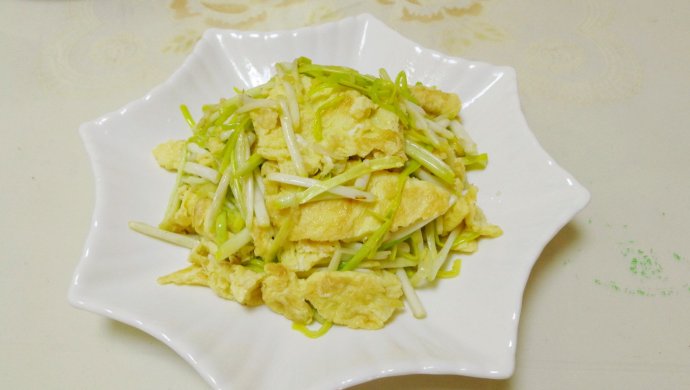 蒜黄炒鸡蛋