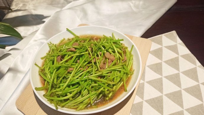 肉丝炒芦蒿