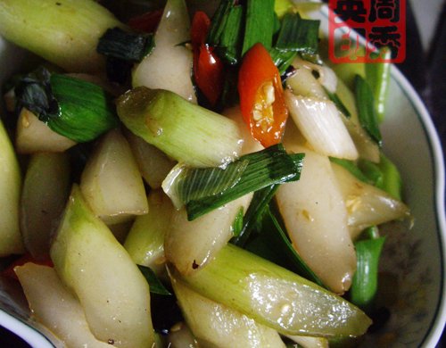 蒜香红菜苔