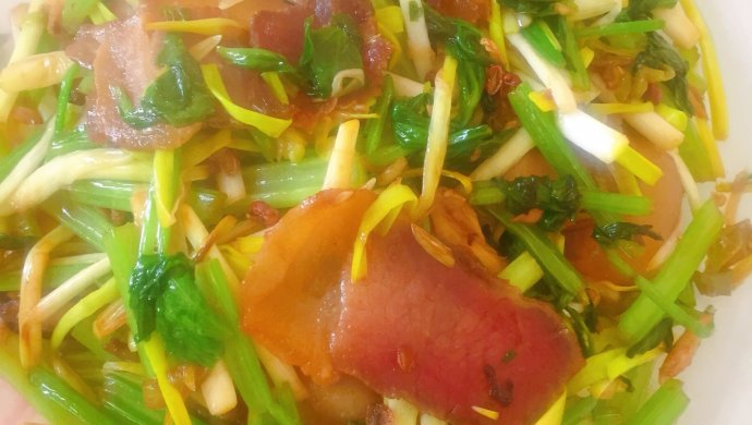 香芹腊肉蒜黄