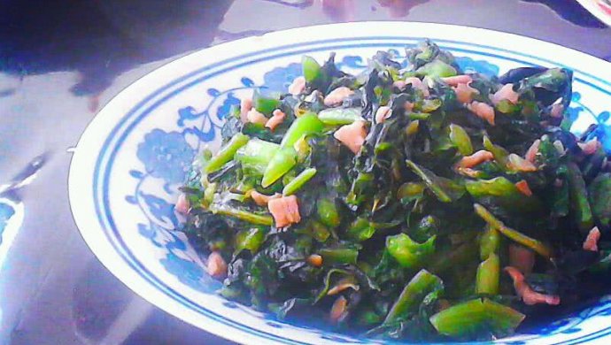 家里常有的,家常菜 , 腌制的莴笋叶 ,莴笋叶炒肉末。