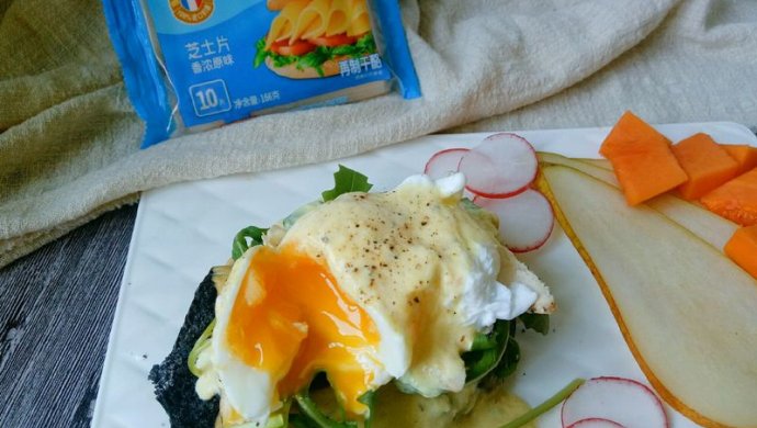 超快手eggs Benedict