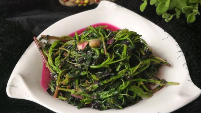 蒜炒苋菜